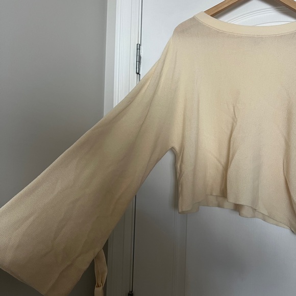 ARITZIA Wilfred - Elegant Cream Knit with Ribbons - Picture 6 of 7